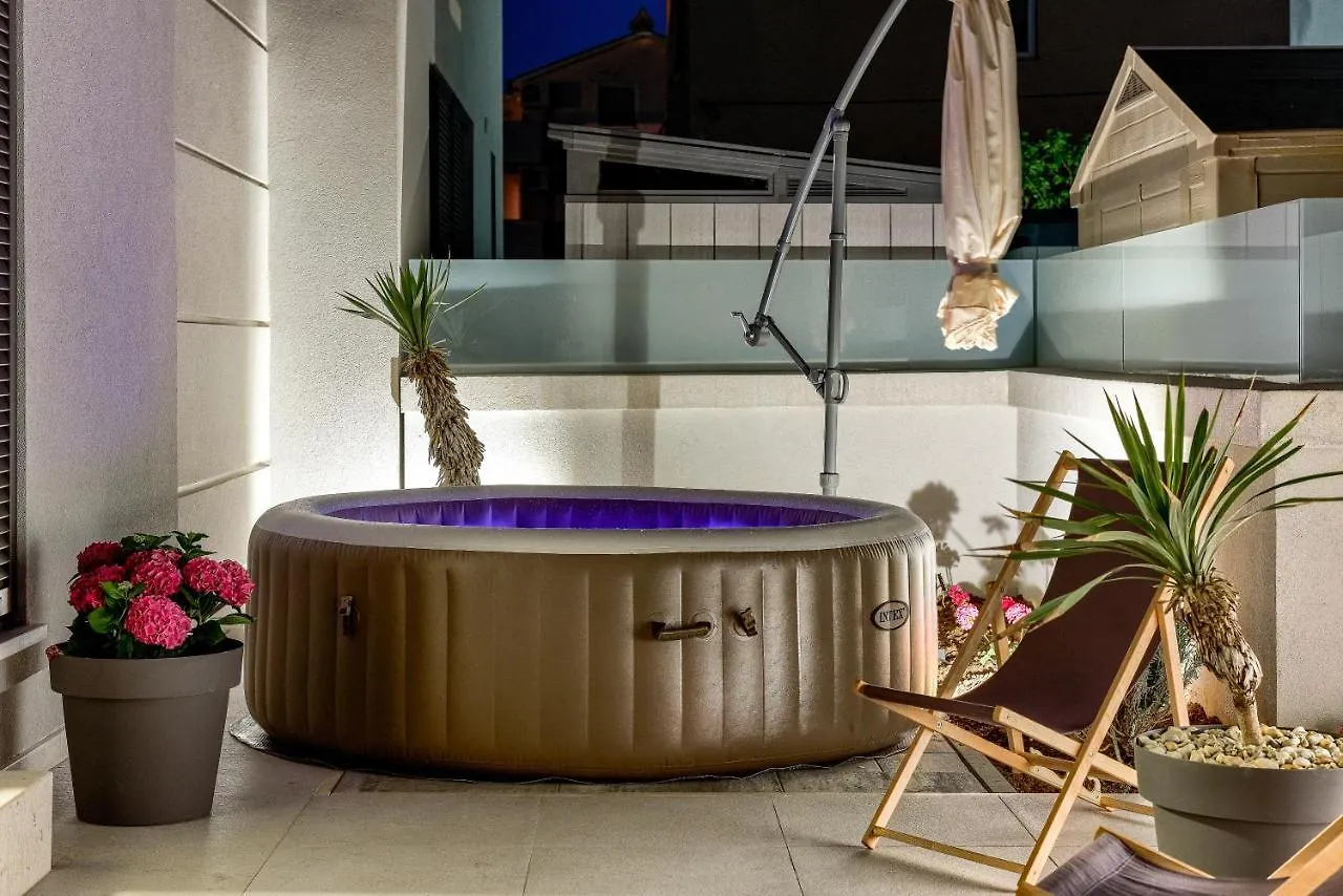 Lunula Residence Zadar 0*,