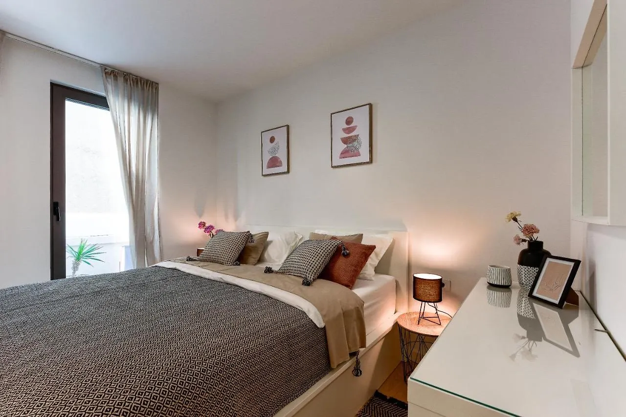 Lunula Residence Zadar 0*,