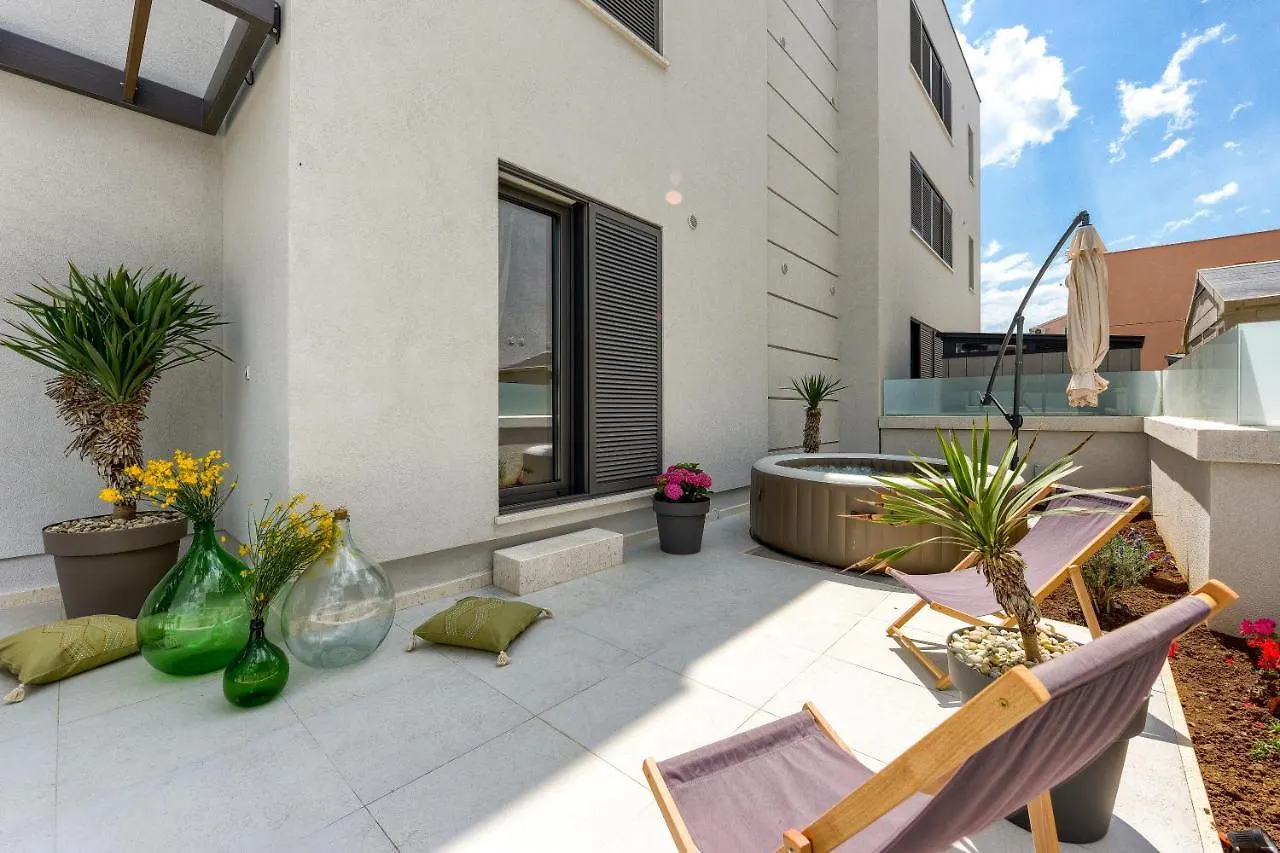Lunula Residence Zadar 0*,